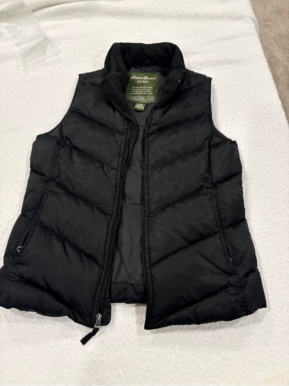 Eddie Bauer Premium Goose Down Chevron Quilted Vest Black Medium